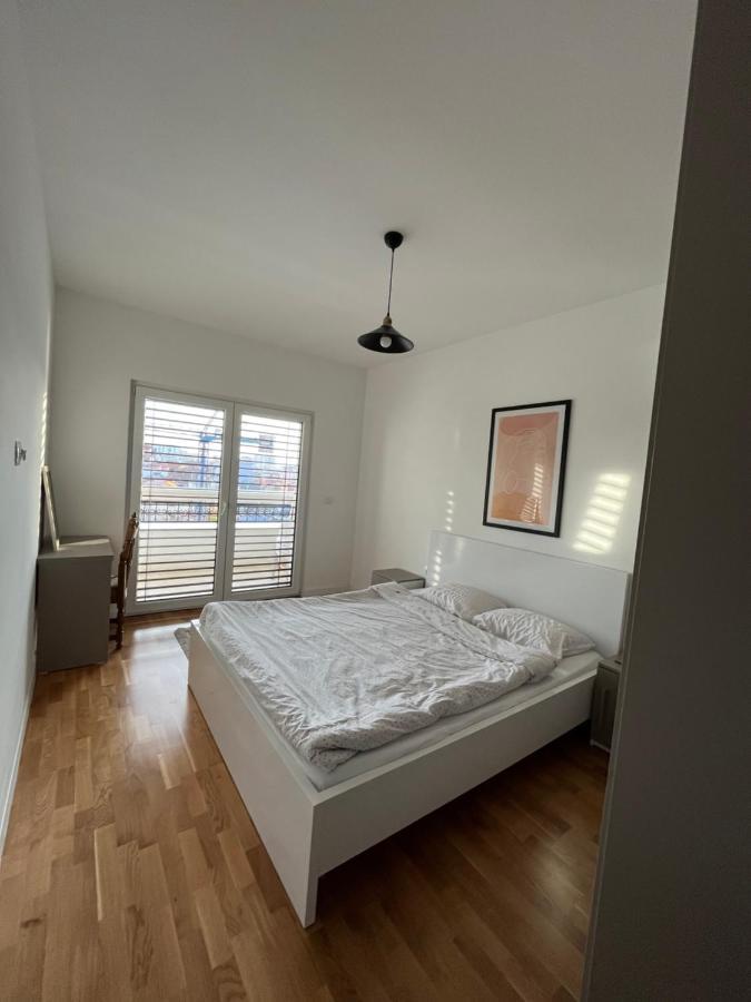 פרישטינה Central Luxury Apartment מראה חיצוני תמונה