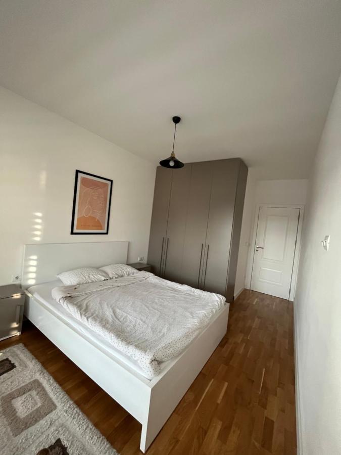 פרישטינה Central Luxury Apartment מראה חיצוני תמונה