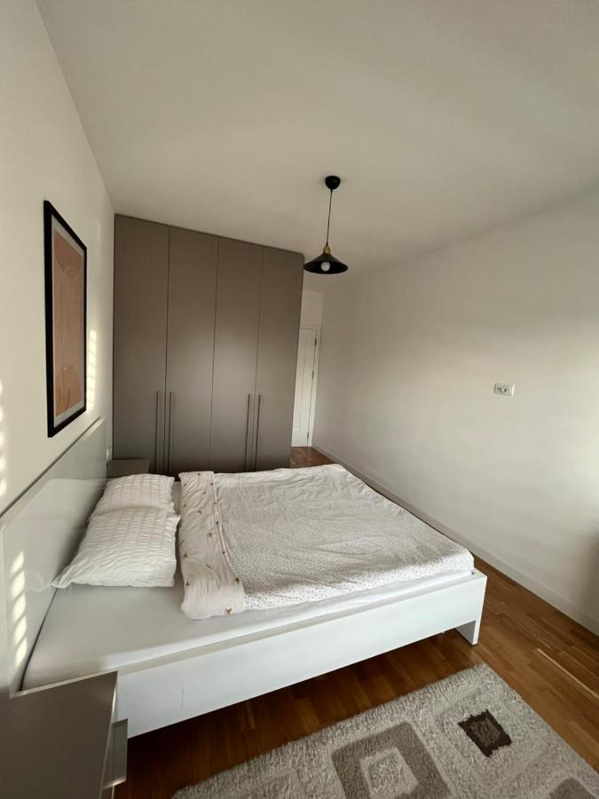 פרישטינה Central Luxury Apartment מראה חיצוני תמונה